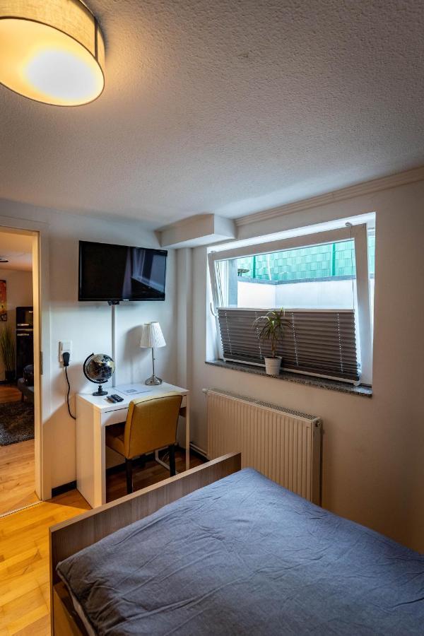 Gemuetliche 2-Zimmer Souterrain Wohnung Düsseldorf Exteriér fotografie